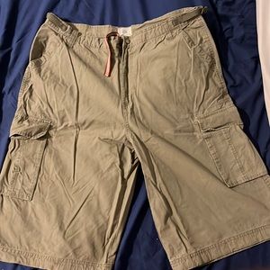 Pj mark cargo shorts sz 38